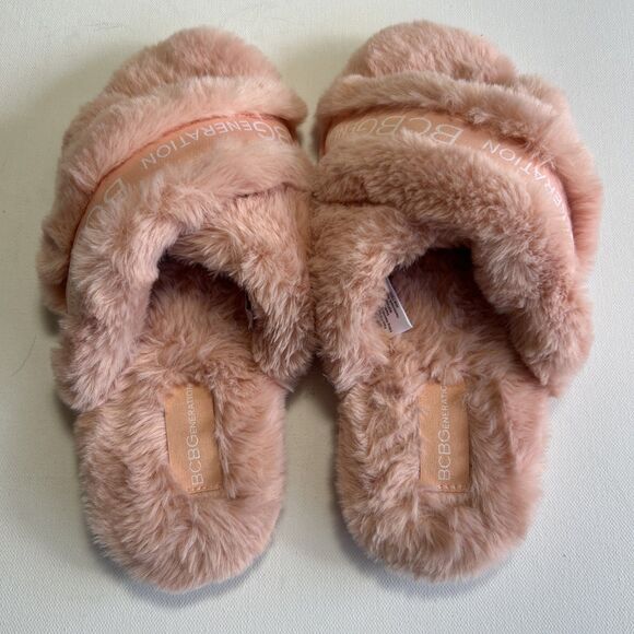 BCBG BCBGeneration PINK PLUSH FAUX FUR SLIPPERS SHOES Slides Cross-Strap M 7-8 - Picture 6 of 8